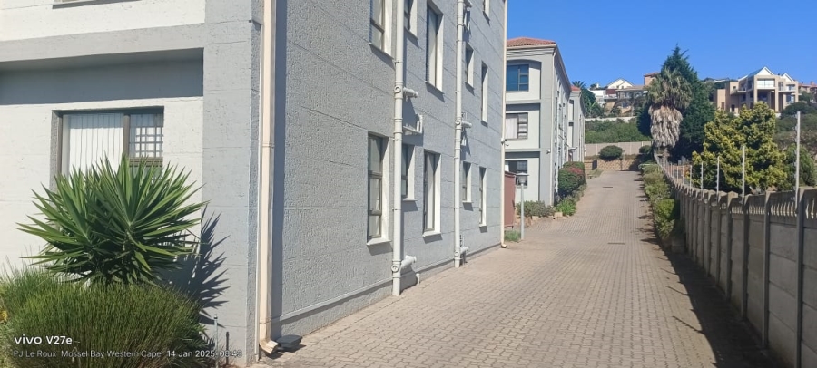 To Let 2 Bedroom Property for Rent in Hartenbos Central Western Cape